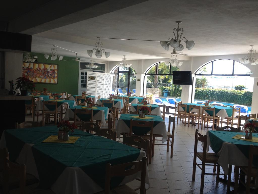 Hotel La Riviera De Atitlan Panajachel Bagian luar foto